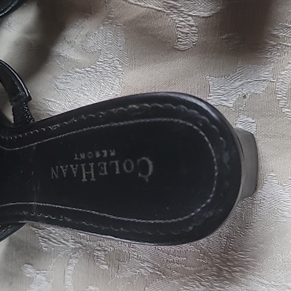 Cole Haan Black Leather Sandals 1.5in heel - Picture 4 of 6